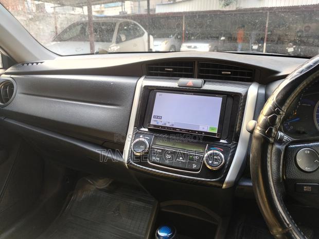 Toyota Corolla Fielder 1.5 Hybrid FWD 2014 Pearl