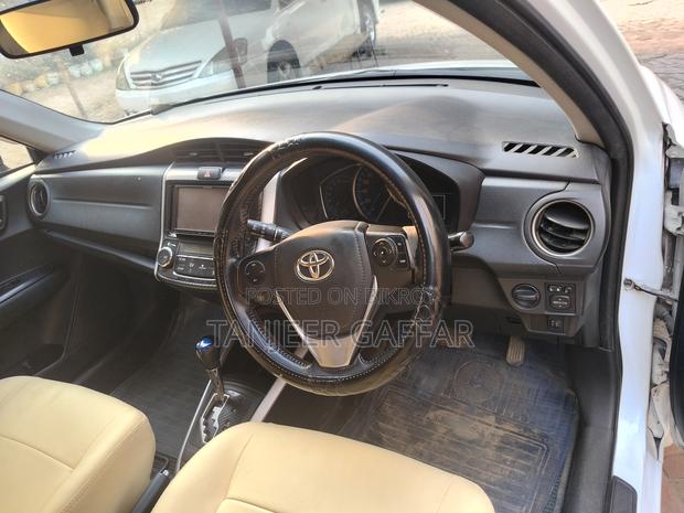 Toyota Corolla Fielder 1.5 Hybrid FWD 2014 Pearl