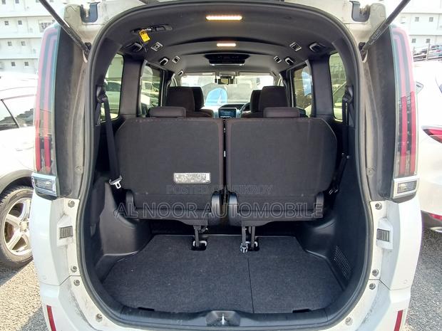 Toyota Noah 2021 Pearl