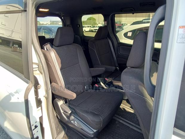 Toyota Noah 2021 Pearl