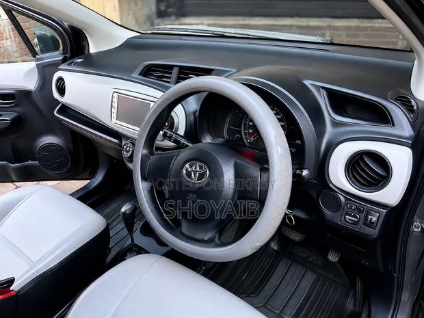 Toyota Vitz 2012 Gray