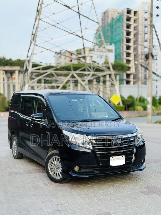 Toyota Noah 1.8 FWD Hybrid (7 Seater) 2014 Black