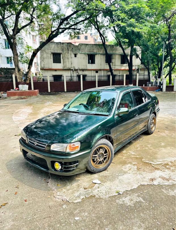 Toyota Corolla 2000 Green