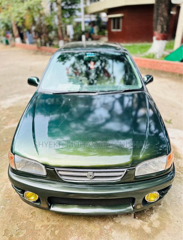 Toyota Corolla 2000 Green