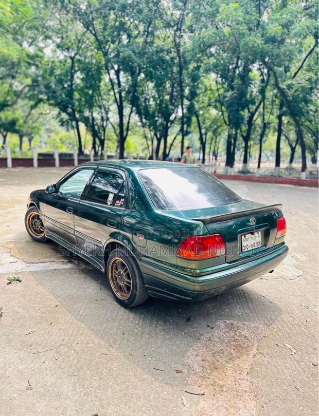 Toyota Corolla 2000 Green