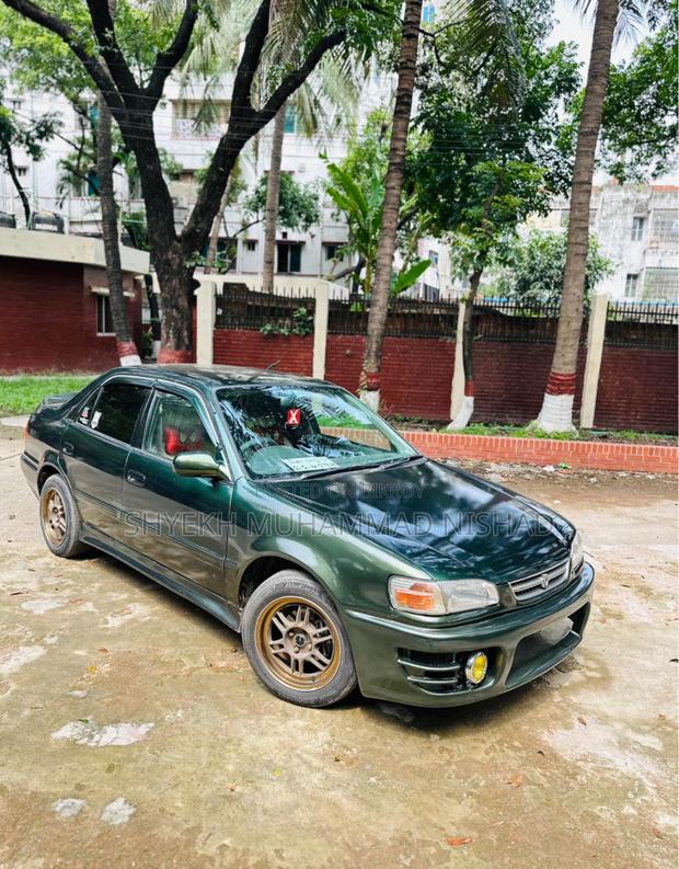 Toyota Corolla 2000 Green