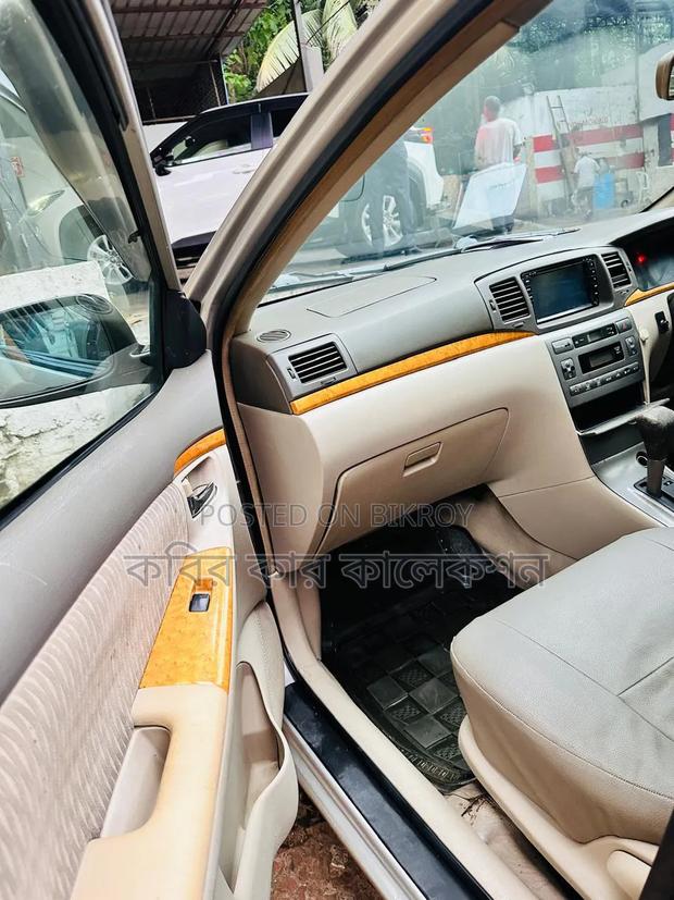 Toyota Corolla Fielder 2005 Gold