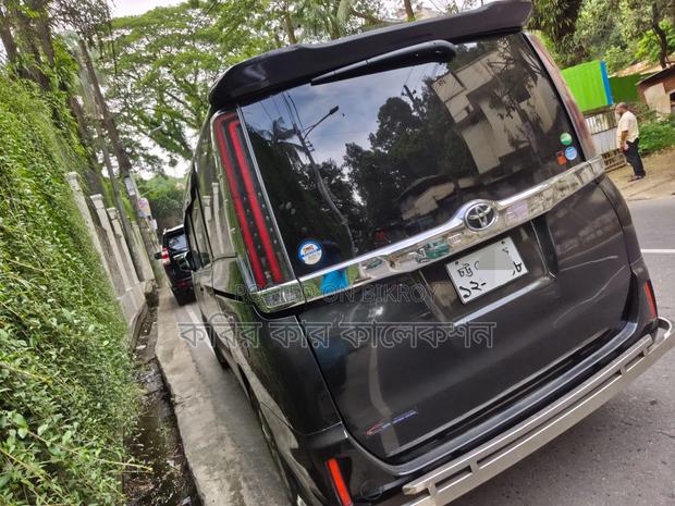 Toyota Noah 2018 Black