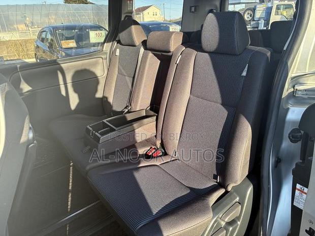 Toyota Noah 2021 Silver
