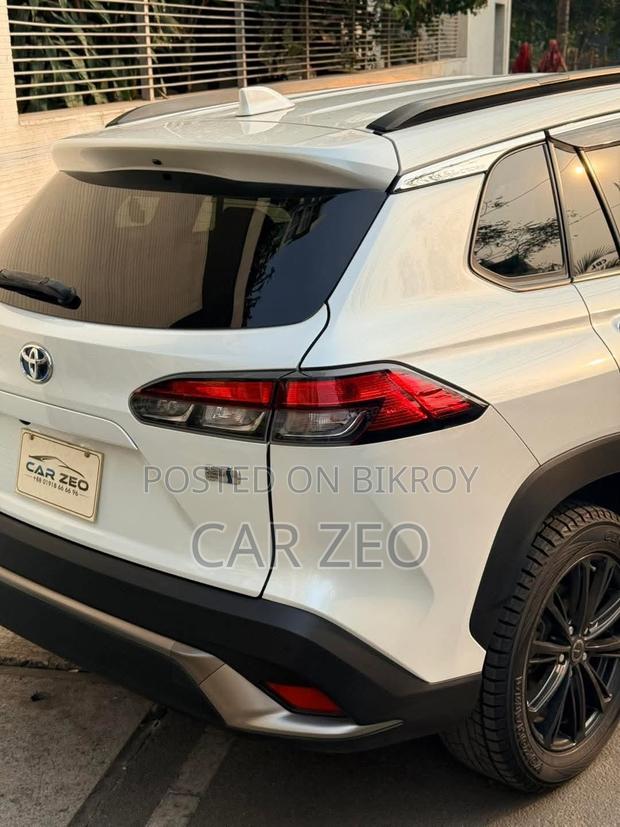 Toyota Corolla Cross 1.8 Hybrid AWD 2021 Pearl