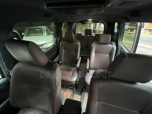 Toyota Esquire 2019 Gray