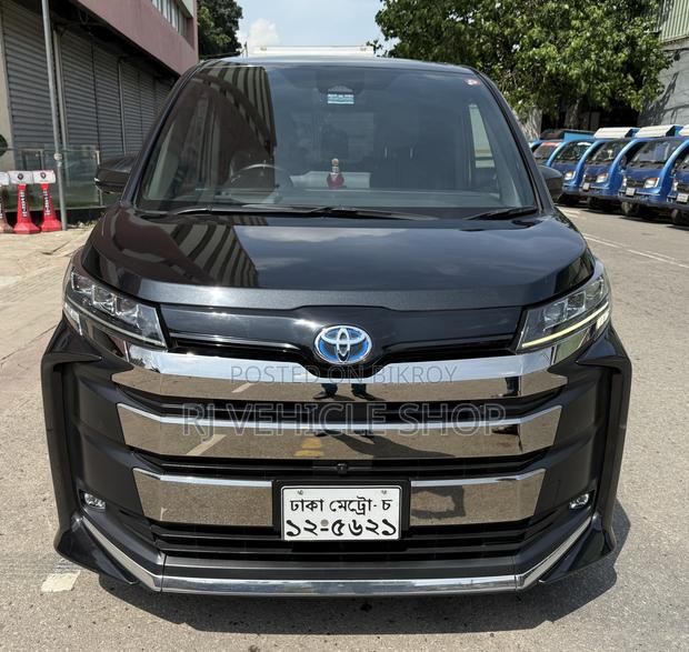 Toyota Noah 2023 Black