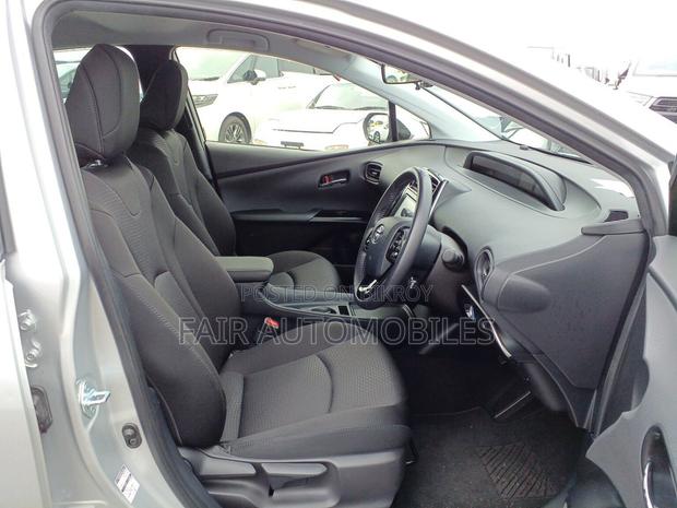 Toyota Prius 2021 Silver