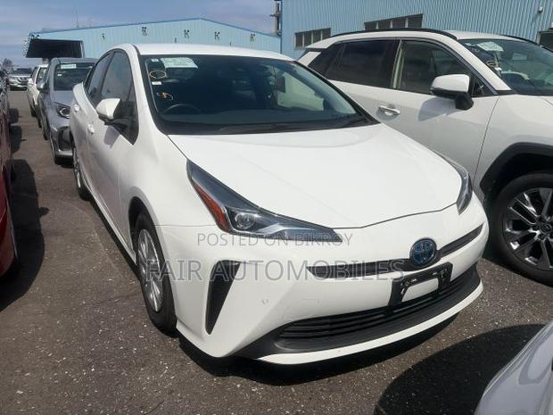 Toyota Prius 2021 White