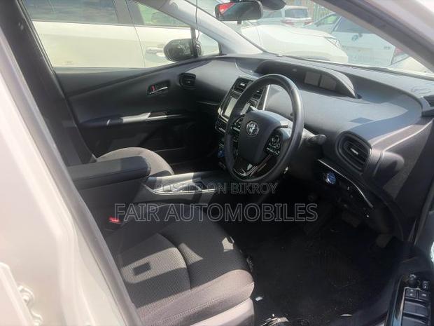 Toyota Prius 2021 White