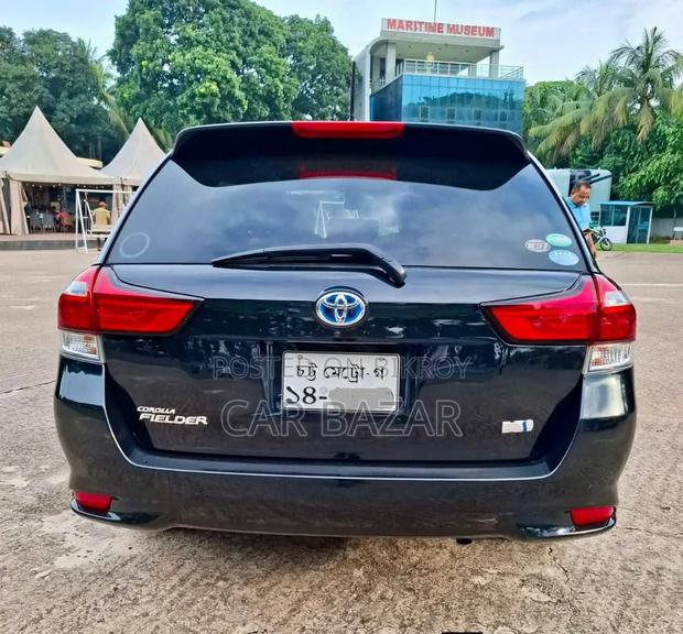 Toyota Corolla Fielder 1.5 Hybrid FWD 2018 Black