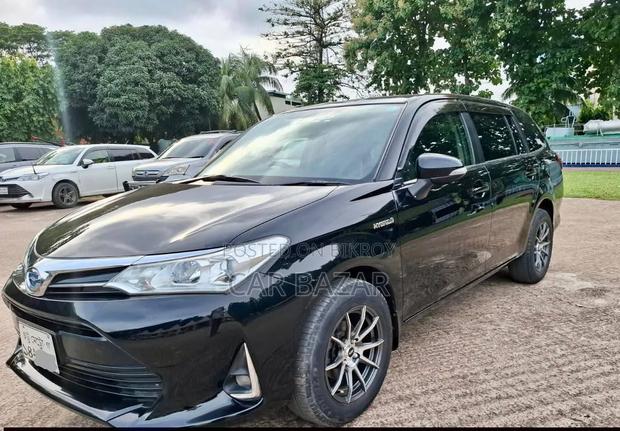 Toyota Corolla Fielder 1.5 Hybrid FWD 2018 Black