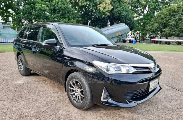 Toyota Corolla Fielder 1.5 Hybrid FWD 2018 Black