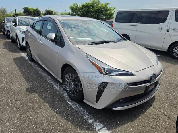 Toyota Prius 2021 Beige
