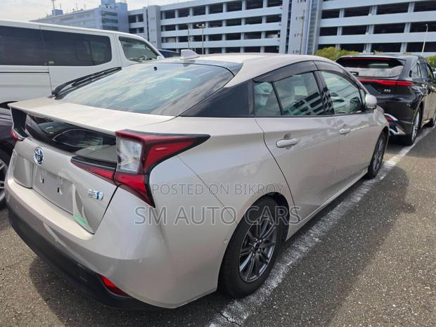 Toyota Prius 2021 Beige