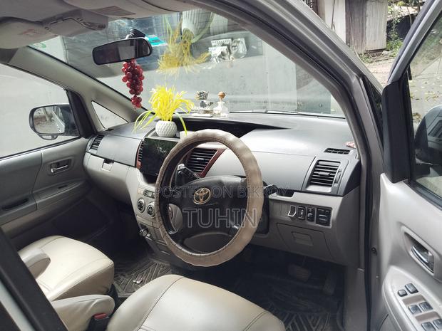 Toyota Noah 2.0 AWD (8 Seater) 2003 Silver