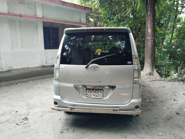 Toyota Noah 2.0 AWD (8 Seater) 2003 Silver