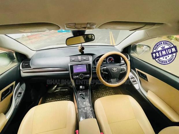 Toyota Premio 2017 Pearl