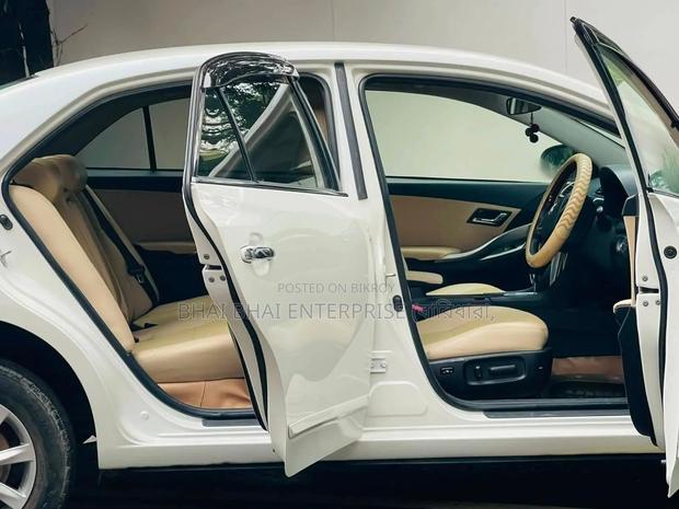 Toyota Premio 2017 Pearl