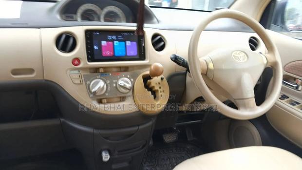 Toyota Sienta 2011 Pearl