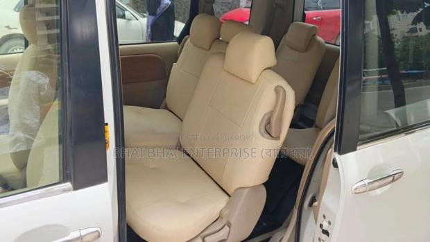 Toyota Sienta 2011 Pearl
