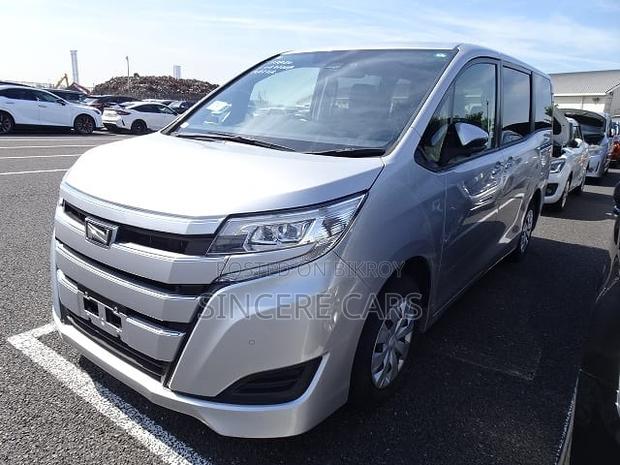 Toyota Noah 2021 Silver
