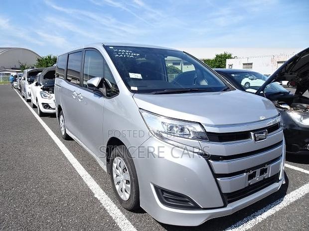 Toyota Noah 2021 Silver