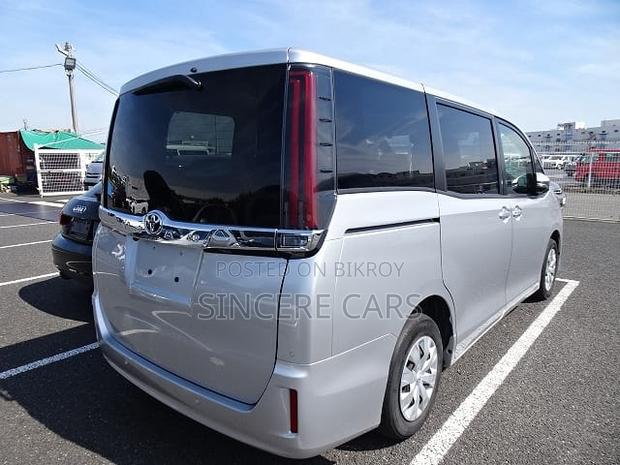 Toyota Noah 2021 Silver