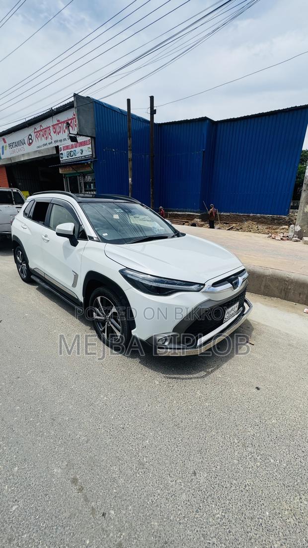 Toyota Corolla Cross 1.8 Hybrid AWD 2022 Pearl