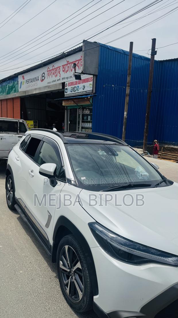 Toyota Corolla Cross 1.8 Hybrid AWD 2022 Pearl
