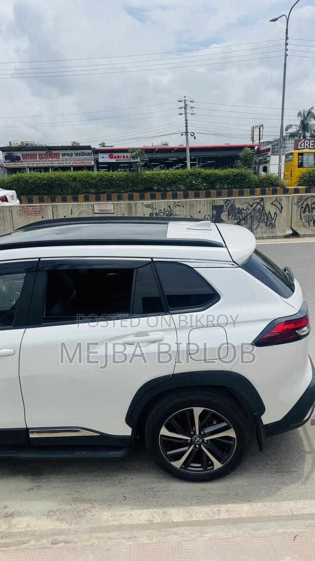 Toyota Corolla Cross 1.8 Hybrid AWD 2022 Pearl