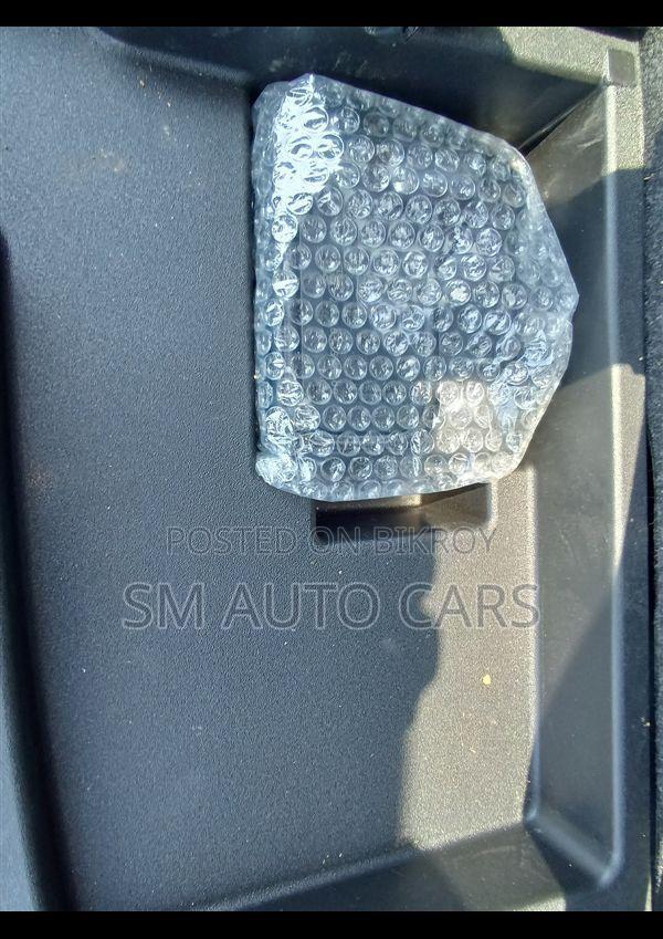 Toyota Sienta 1.5 Hybrid FWD 2021 Pearl
