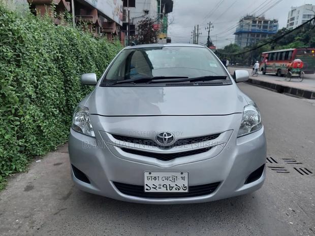 Toyota Belta 2005 Silver