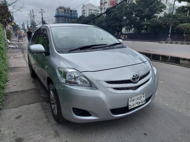 Toyota Belta 2005 Silver