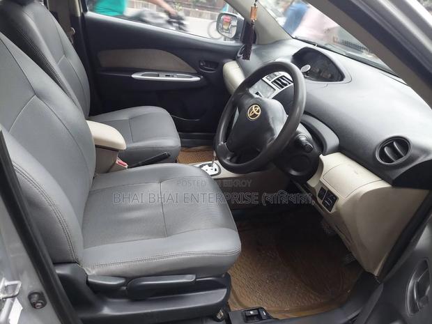 Toyota Belta 2005 Silver