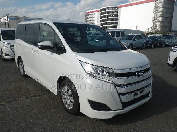 Toyota Noah 2.0 AWD (8 Seater) 2021 Pearl