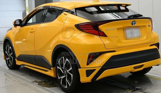Toyota C-Hr 2021 Yellow
