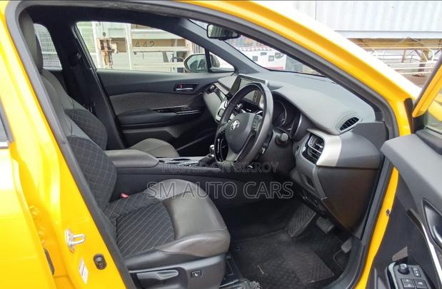 Toyota C-Hr 2021 Yellow
