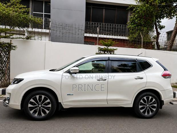 Nissan X-Trail 2016 White