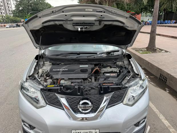 Nissan X-Trail 2.0 Hybrid FWD 2016 Silver
