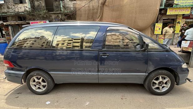 Toyota Estima 1996 Blue