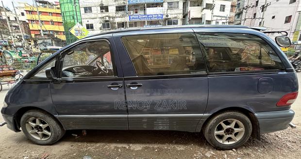 Toyota Estima 1996 Blue