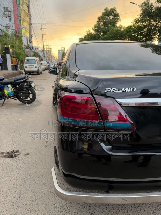 Toyota Premio 2013 Black