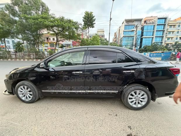 Toyota Premio 2013 Black
