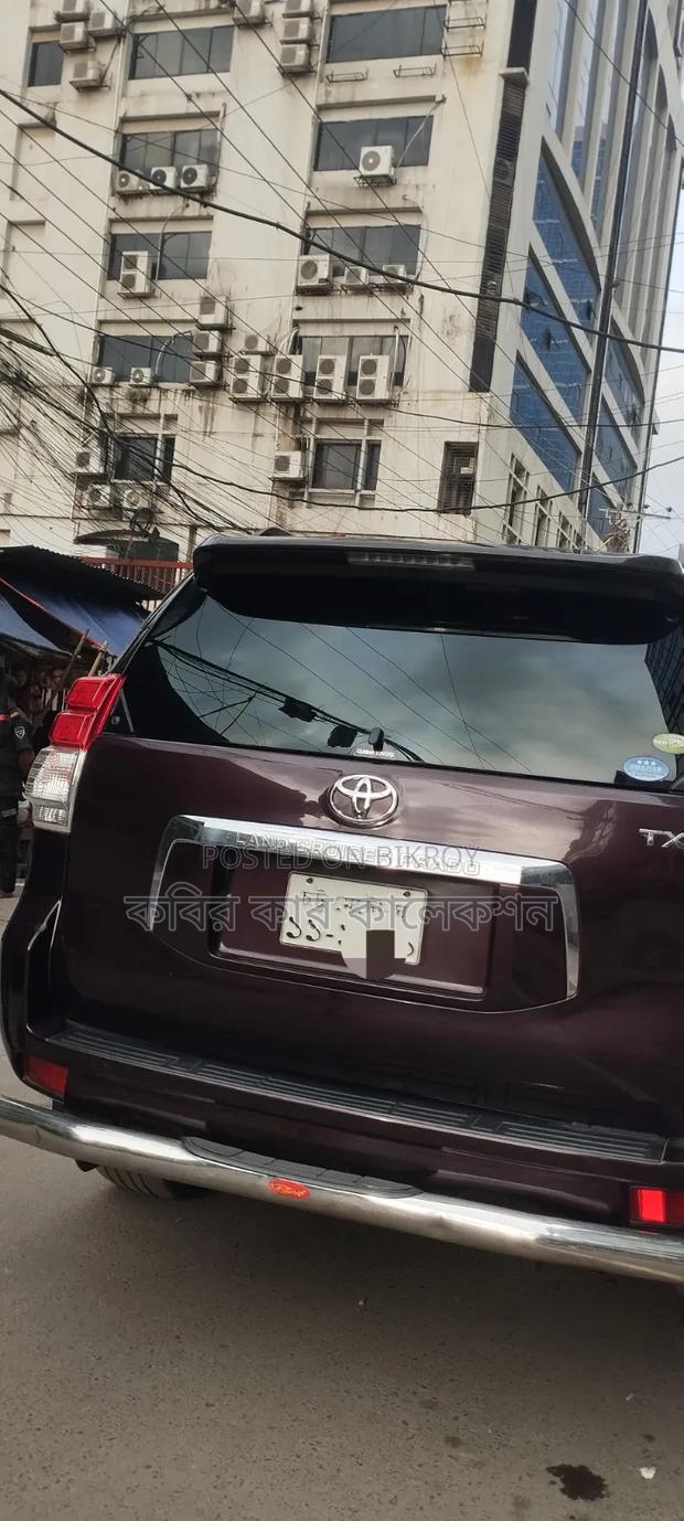 Toyota Land Cruiser Prado 2011 Maroon